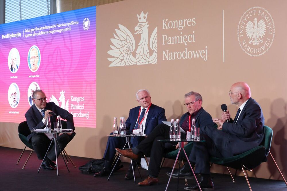 Panel „Zakaz gloryfikacji totalitaryzmów. Przestrzeń publiczna i pamięć jako pole bitwy o bezpieczną przyszłość” – Warszawa, 13 kwietnia 2023. Fot. Mikołaj Bujak (IPN)