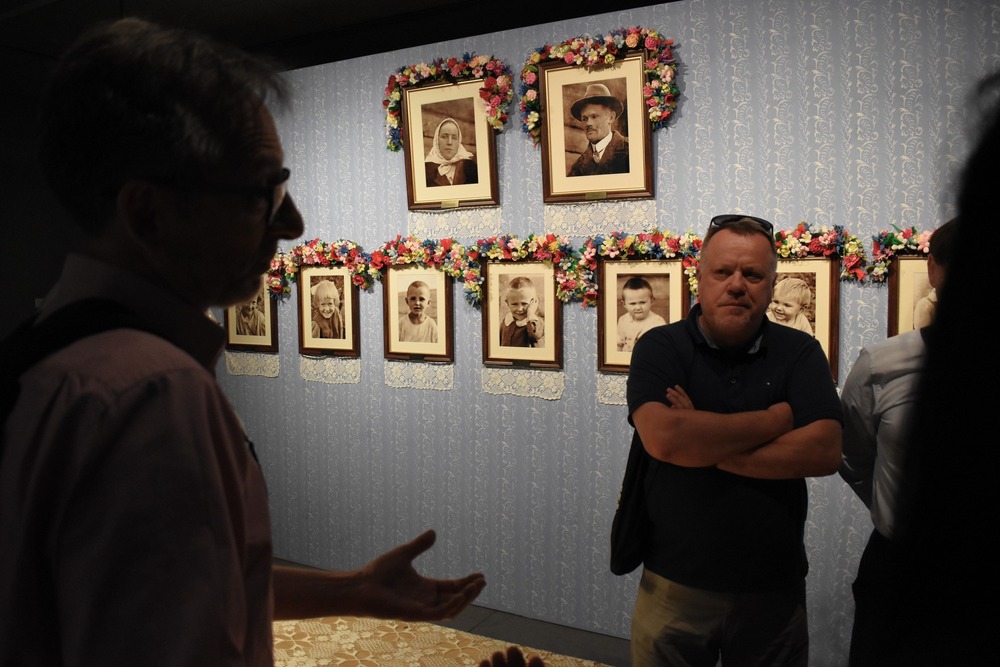 Nauczyciele i pracownicy kieleckiej Delegatury z wizytą w Markowej. Fot. Dariusz Skrzyniarz