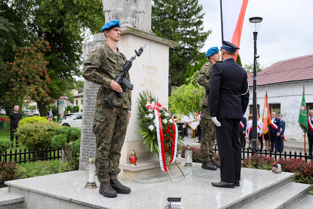 Uroczystości w 80. rocznicę pacyfikacji Skalbmierza. Fot. Urząd Marszałkowski Województwa Świętokrzyskiego