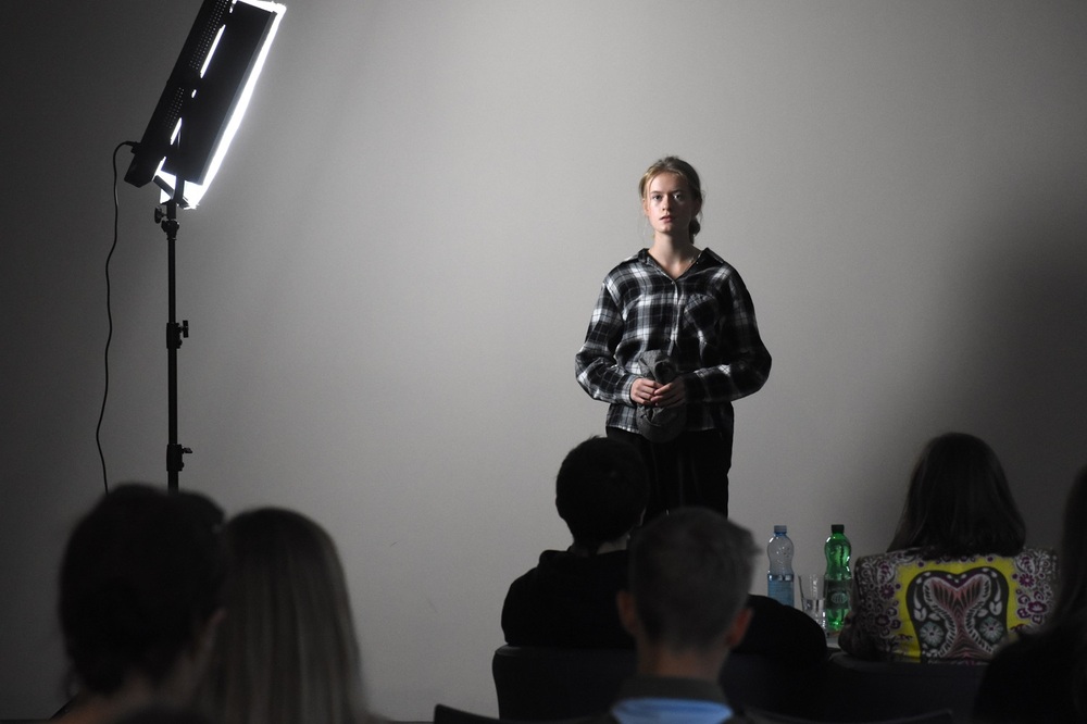 Na zdjęciu: Michalina Perlak (Państwowe Liceum Sztuk Plastycznych im Szermentowskiego w Kielcach) podczas występu w 4. edycji konkursu