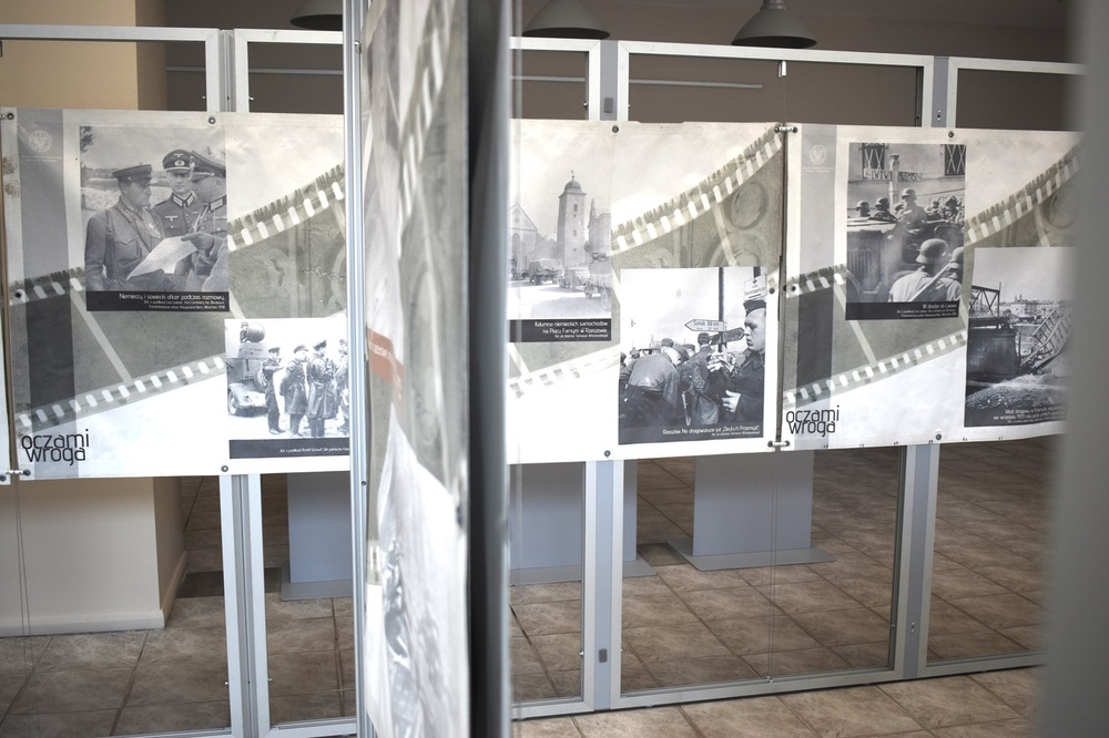 Wystawa „Oczami wroga. Wrzesień ’39 w fotografii niemieckiej i sowieckiej” w „Przystanku Historia” w Kielcach
