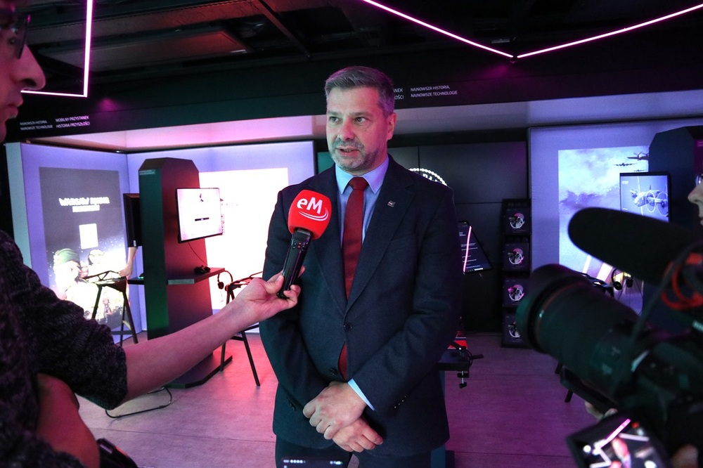 Mobilny Przystanek Historia Przyszłości już dostępny we Włoszczowie. Fot. Dariusz Skrzyniarz (IPN)