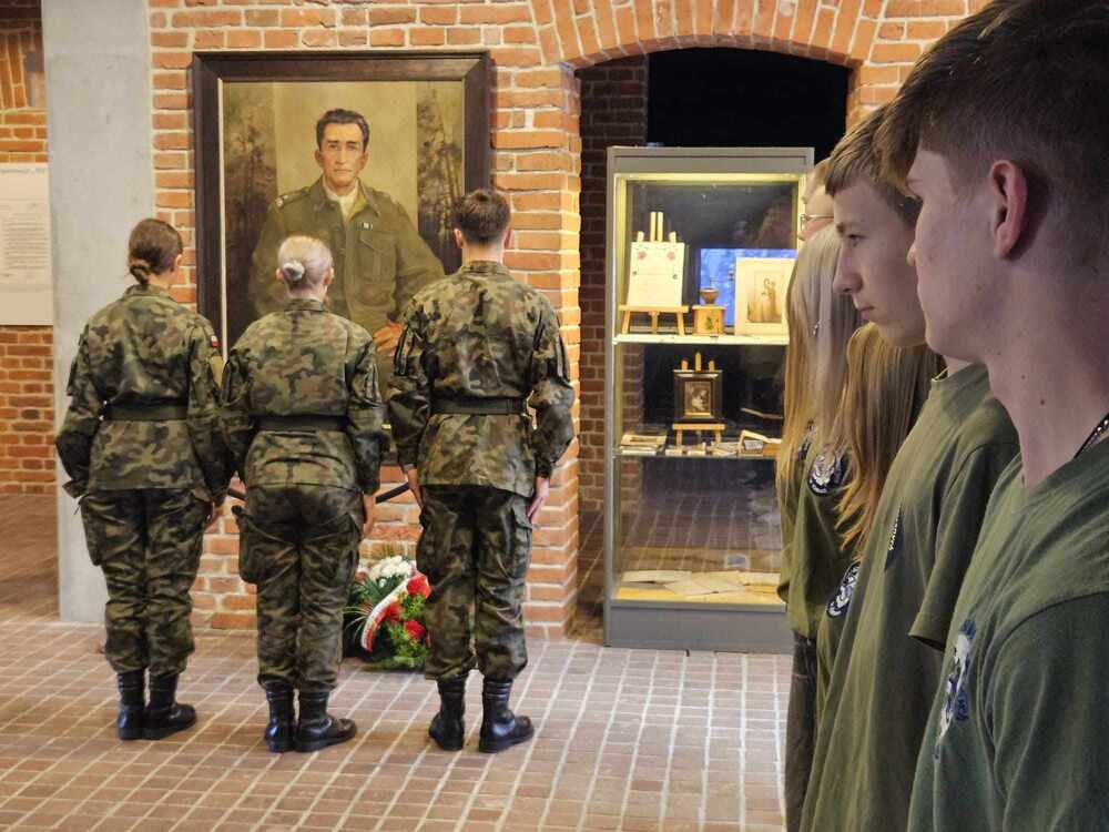 Edukacyjny wyjazd do Muzeum Armii Krajowej w Krakowie dla kieleckiej młodzieży. Fot. dr Izabela Bożyk i Paweł Żołądek (IPN)