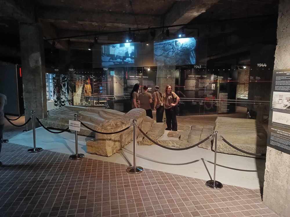 Edukacyjny wyjazd do Muzeum Armii Krajowej w Krakowie dla kieleckiej młodzieży. Fot. dr Izabela Bożyk i Paweł Żołądek (IPN)