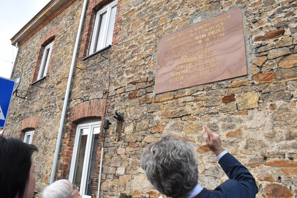 Austriacka delegacja na Kielecczyźnie. Fot. Dariusz Skrzyniarz (IPN)