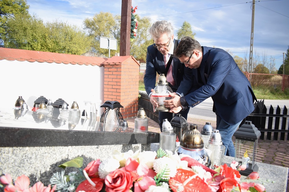 Austriacka delegacja na Kielecczyźnie. Fot. Dariusz Skrzyniarz (IPN)