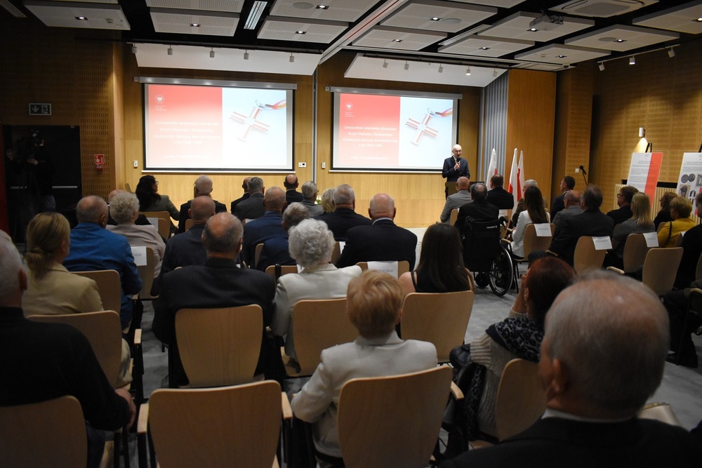 Uroczystość wręczenia Krzyży Wolności i Solidarności – Kielce, 18 października 2024. Fot. Dariusz Skrzyniarz (IPN)