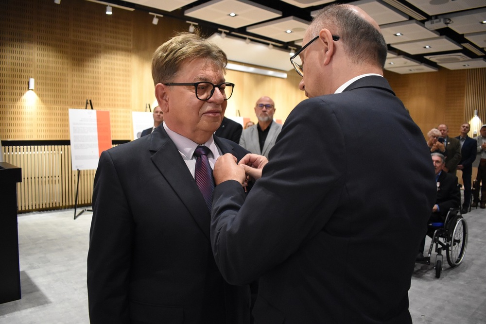 Uroczystość wręczenia Krzyży Wolności i Solidarności – Kielce, 18 października 2024. Fot. Dariusz Skrzyniarz (IPN)