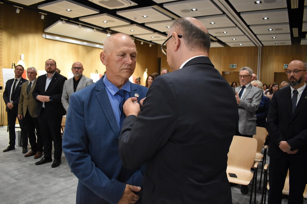 Uroczystość wręczenia Krzyży Wolności i Solidarności – Kielce, 18 października 2024. Fot. Dariusz Skrzyniarz (IPN)