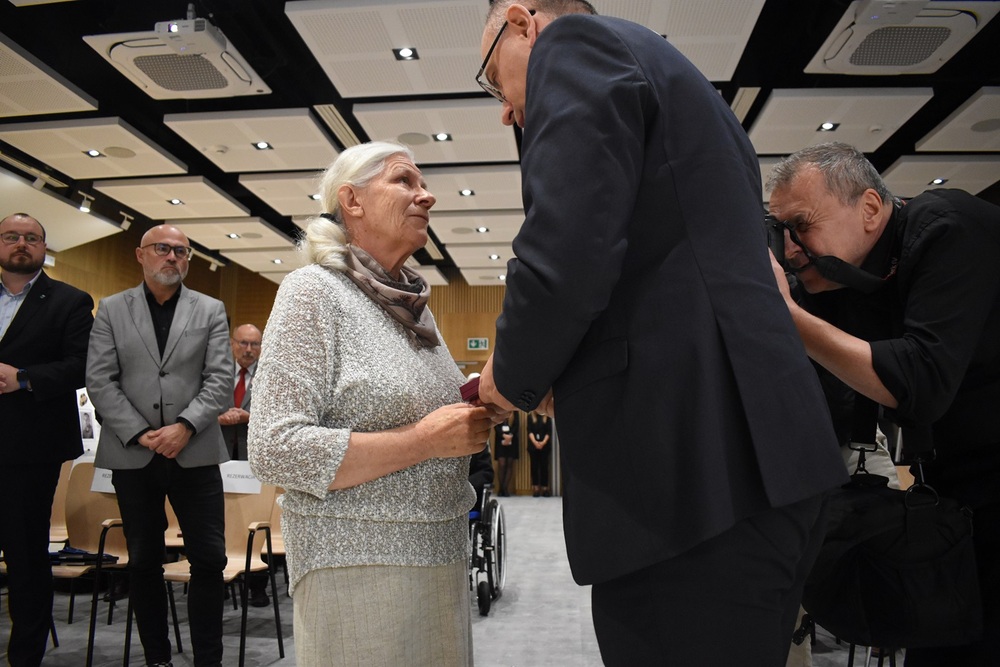 Uroczystość wręczenia Krzyży Wolności i Solidarności – Kielce, 18 października 2024. Fot. Dariusz Skrzyniarz (IPN)