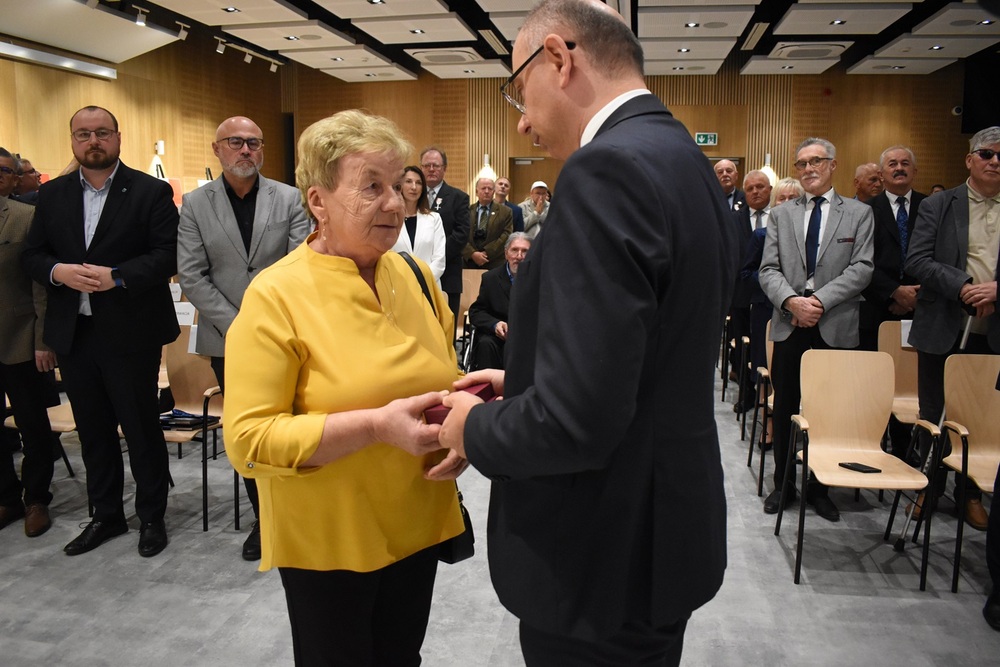 Uroczystość wręczenia Krzyży Wolności i Solidarności – Kielce, 18 października 2024. Fot. Dariusz Skrzyniarz (IPN)