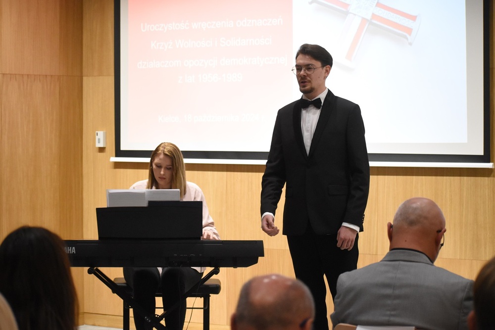 Uroczystość wręczenia Krzyży Wolności i Solidarności – Kielce, 18 października 2024. Fot. Dariusz Skrzyniarz (IPN)