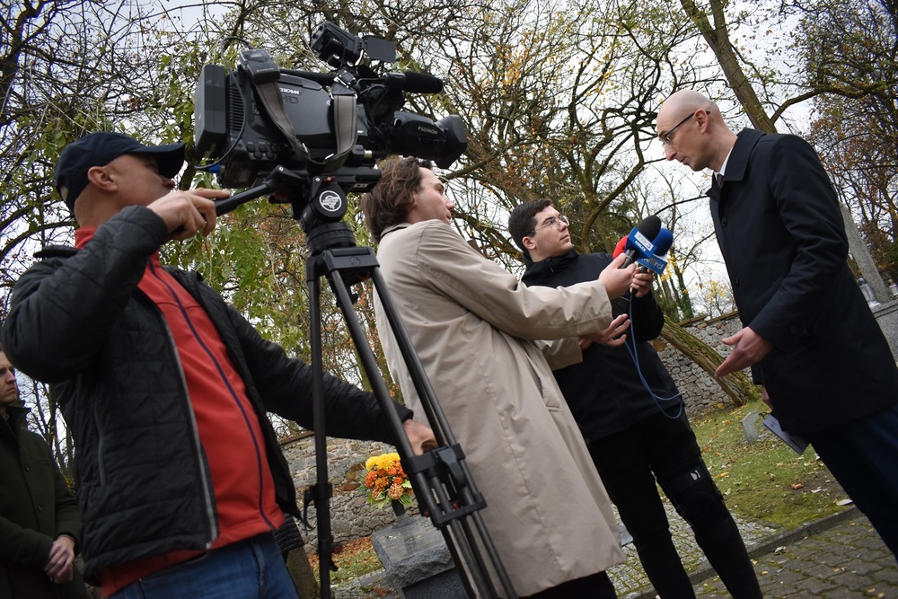 „Pamięć przetrwa dzięki Tobie” – stwórzmy razem cyfrowy pomnik pamięci