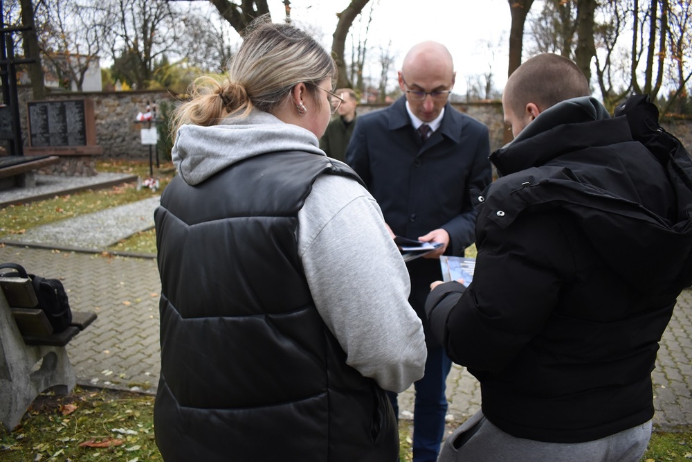 „Pamięć przetrwa dzięki Tobie” – stwórzmy razem cyfrowy pomnik pamięci