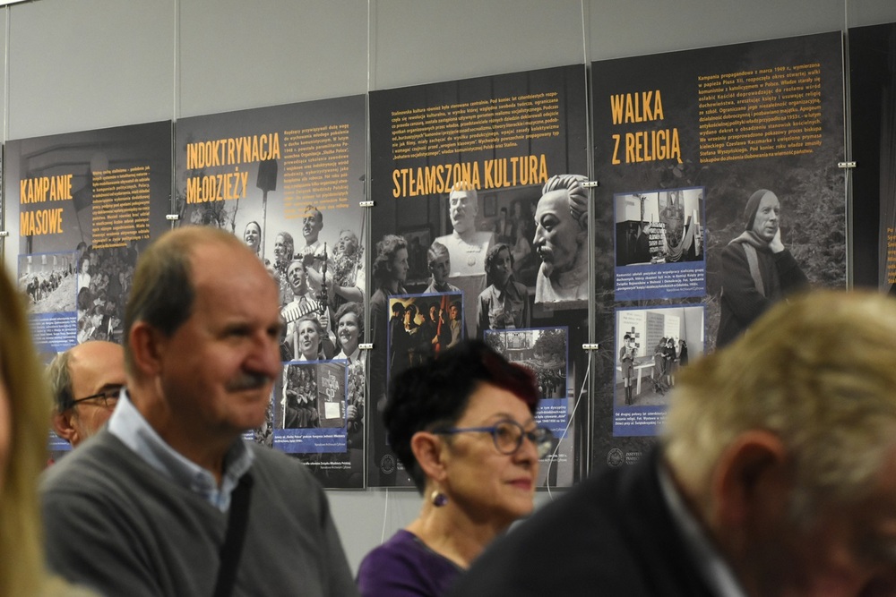 „Totalitaryzm po polsku? Partia, procesy i propaganda” – spotkanie z cyklu „Środa w Przystanku Historia”