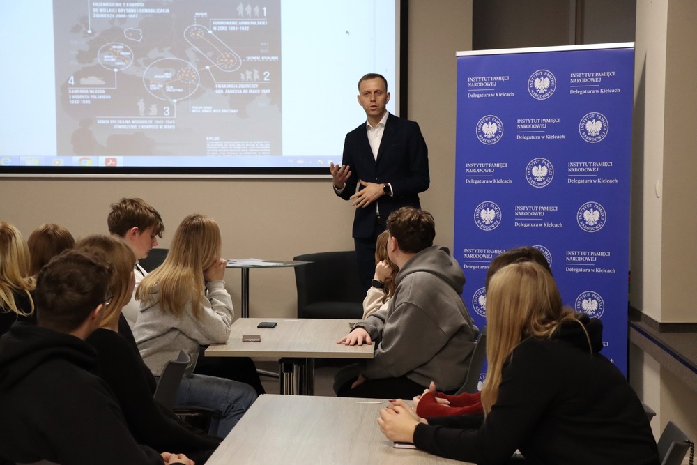 Ruszyliśmy z projektem „Silni Polską!”. Fot. Dariusz Skrzyniarz (IPN)