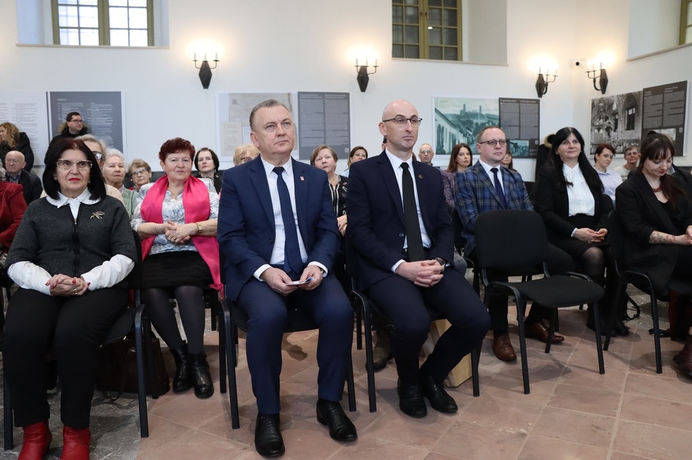 Wykład i dyskusja - Międzynarodowy Dzień Pamięci o Ofiarach Holokaustu – Chęciny, 27 stycznia 2025