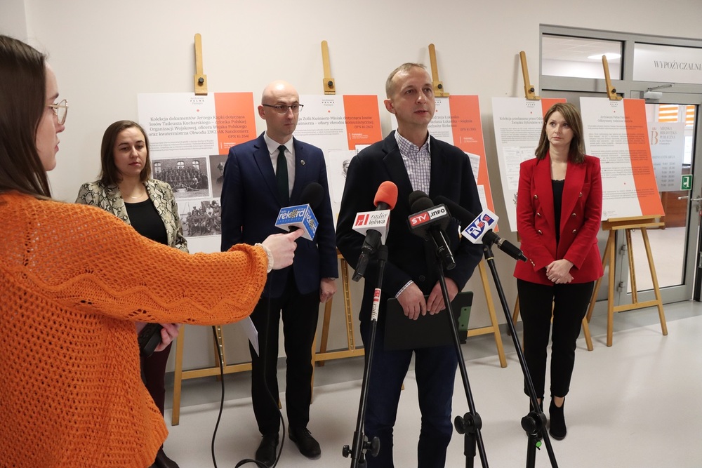 W sandomierskiej bibliotece rozpoczęliśmy projekt „Wtorki z historią najnowszą”