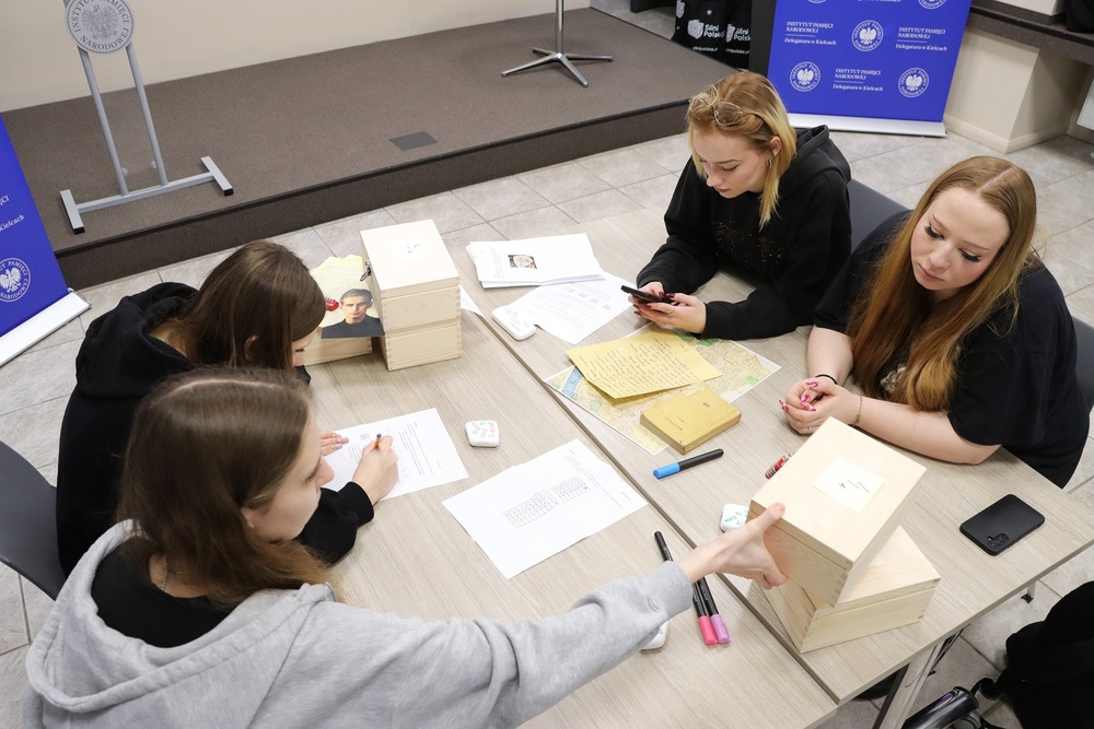 Kolejne zajęcia w projekcie „Silni Polską!”. Fot. Dariusz Skrzyniarz (IPN)