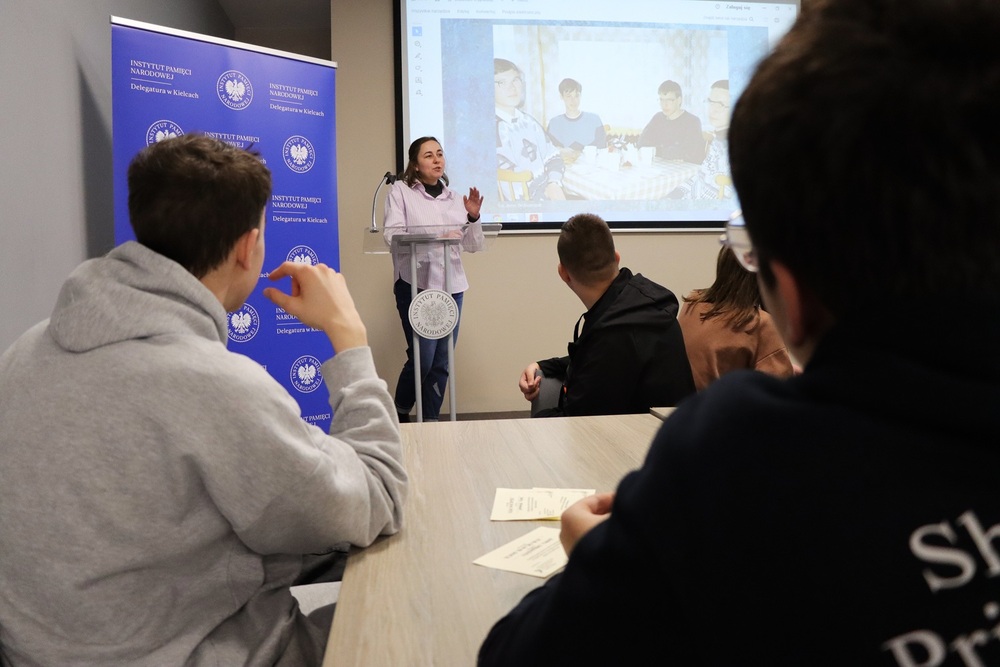Kolejne zajęcia w projekcie „Silni Polską!”. Fot. Dariusz Skrzyniarz (IPN)