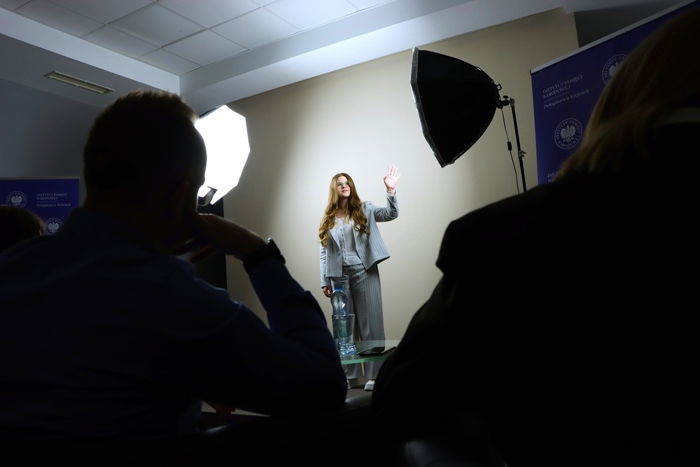 Zuzanna Turalska. XI konkurs recytatorski „W kręgu poezji i prozy lagrowej więźniarek KL Ravensbrück” - półfinał w Kielcach. Fot. dr Michał Zawisza (IPN)