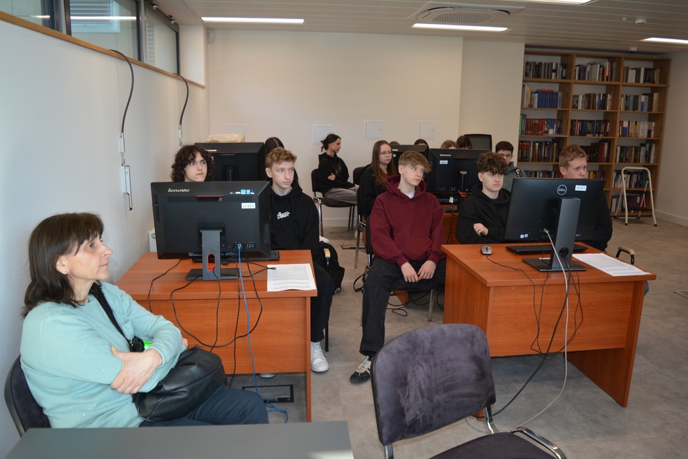 Warsztaty archiwalne z jędrzejowską młodzieżą - Kielce, 19 marca 2025