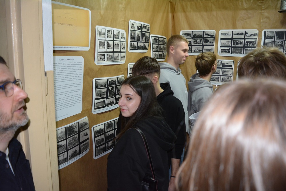 Warsztaty archiwalne z jędrzejowską młodzieżą - Kielce, 19 marca 2025