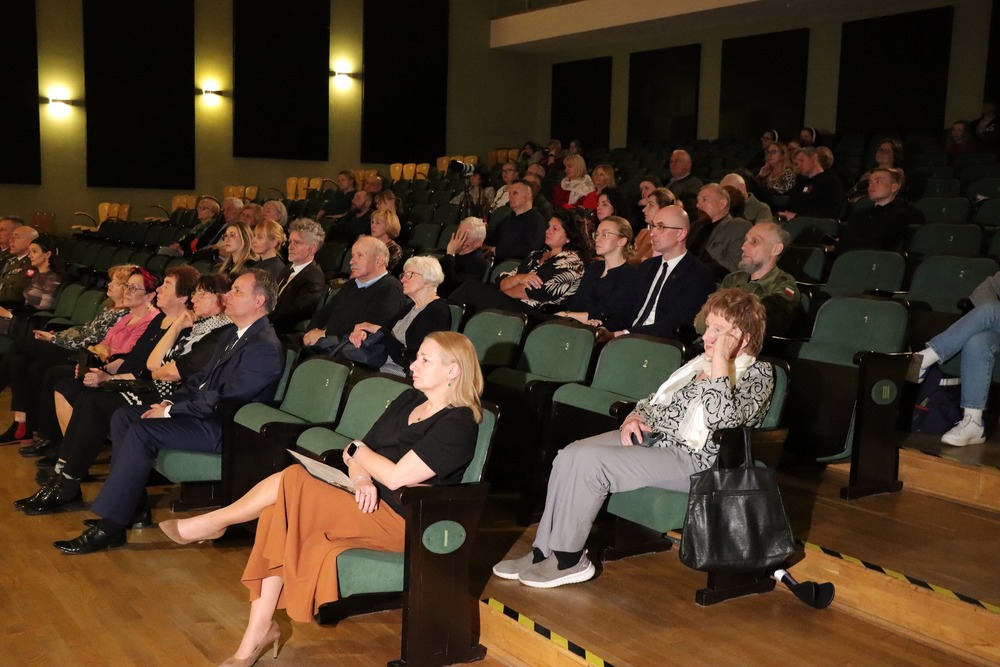 „»Tatuś Wasz jest w Rosji…«. Koncert w hołdzie Ofiarom Zbrodni Katyńskiej”. Fot. Dariusz Skrzyniarz (IPN Kielce)