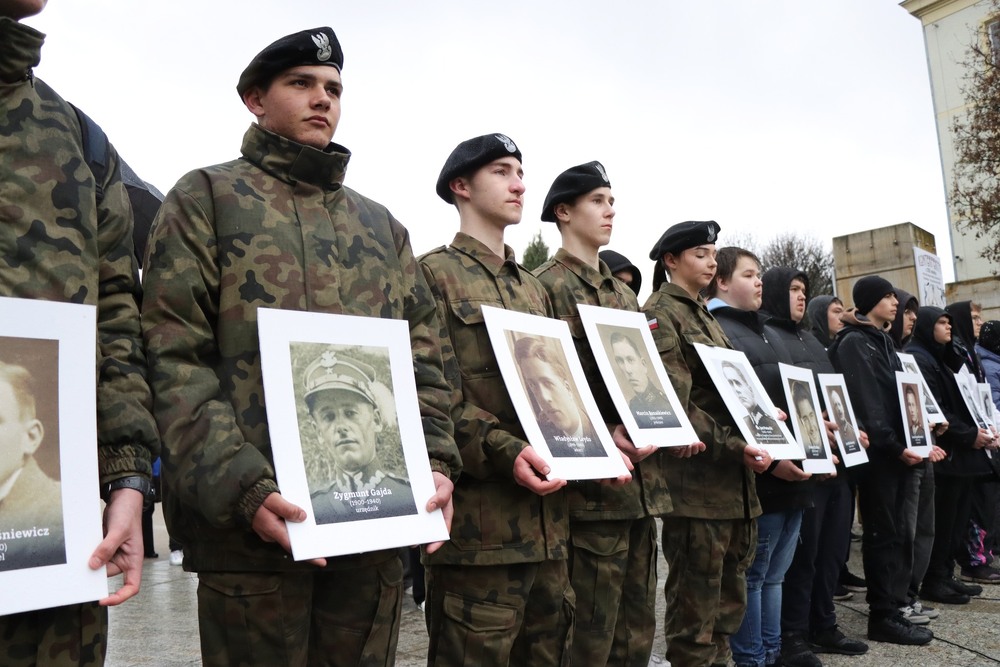 X Kielecki Marsz Katyński. Fot. Dariusz Skrzyniarz (IPN)