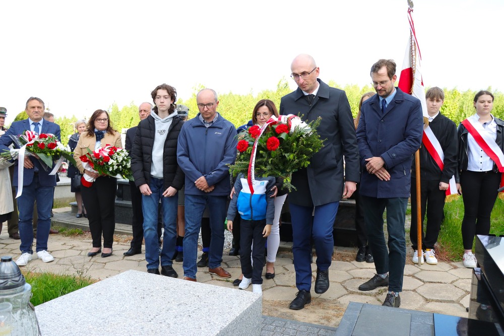 Poświęcenie nowego nagrobka ofiary niemieckiej zbrodni - Bodzentyn, 7 maja 2025. Fot. Dariusz Skrzyniarz (IPN Kielce)