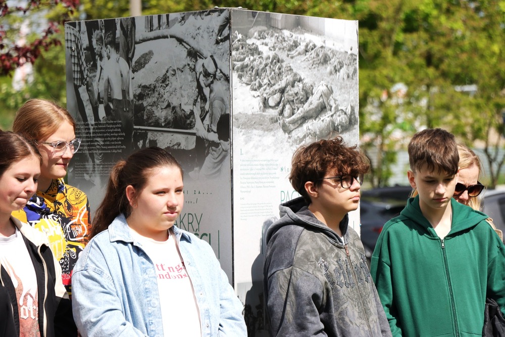 Wystawa „Zbrodnie (nie)osądzone…” – wernisaż w Jędrzejowie. Fot. Dariusz Skrzyniarz (IPN Kielce)