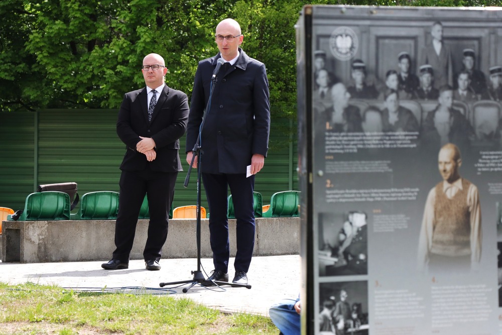 Wystawa „Zbrodnie (nie)osądzone…” – wernisaż w Jędrzejowie. Fot. Dariusz Skrzyniarz (IPN Kielce)