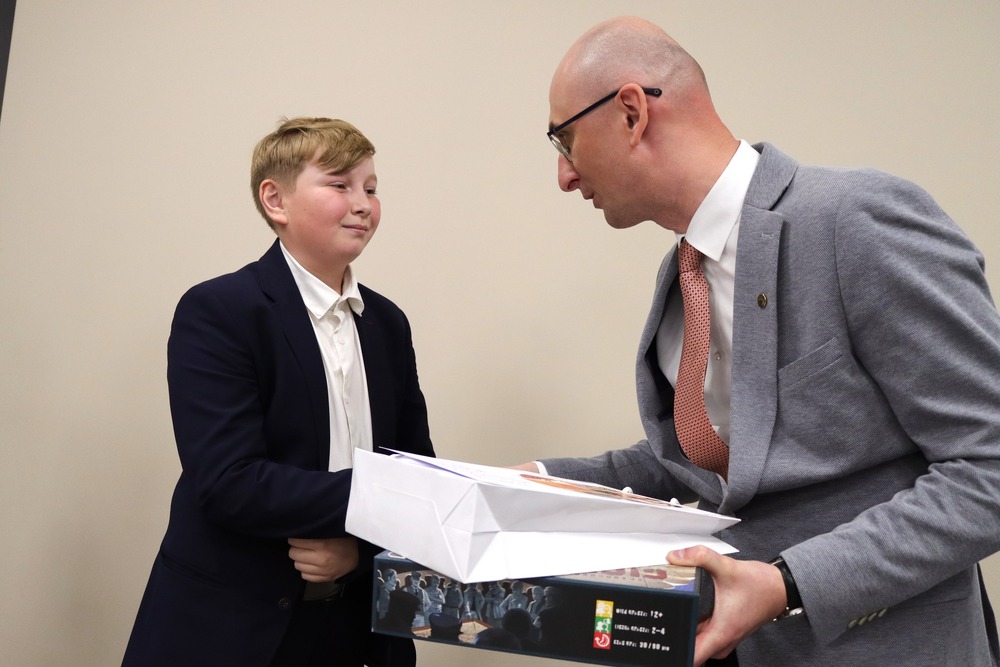 Wręczenie nagród w dwóch konkursach edukacyjnych. Fot. Dariusz Skrzyniarz (IPN Kielce)