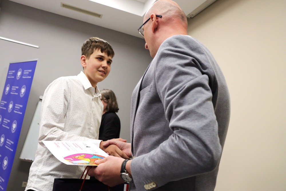 Wręczenie nagród w dwóch konkursach edukacyjnych. Fot. Dariusz Skrzyniarz (IPN Kielce)