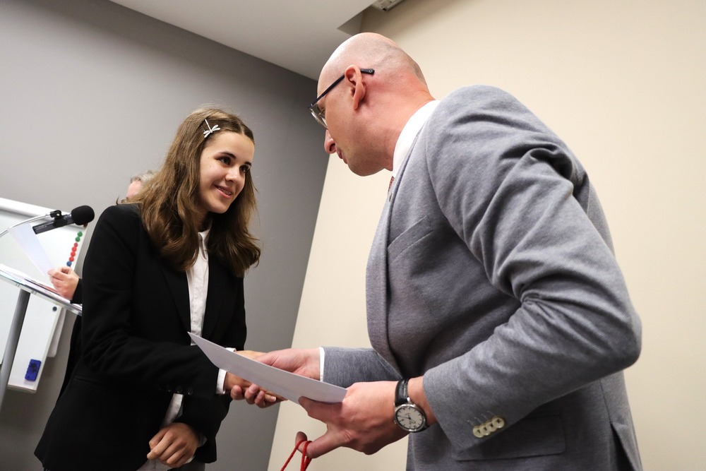 Wręczenie nagród w dwóch konkursach edukacyjnych. Fot. Dariusz Skrzyniarz (IPN Kielce)