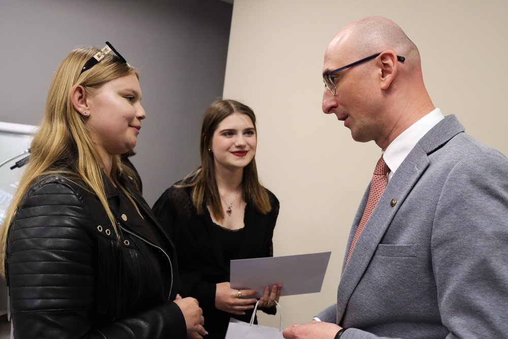 Wręczenie nagród w dwóch konkursach edukacyjnych. Fot. Dariusz Skrzyniarz (IPN Kielce)