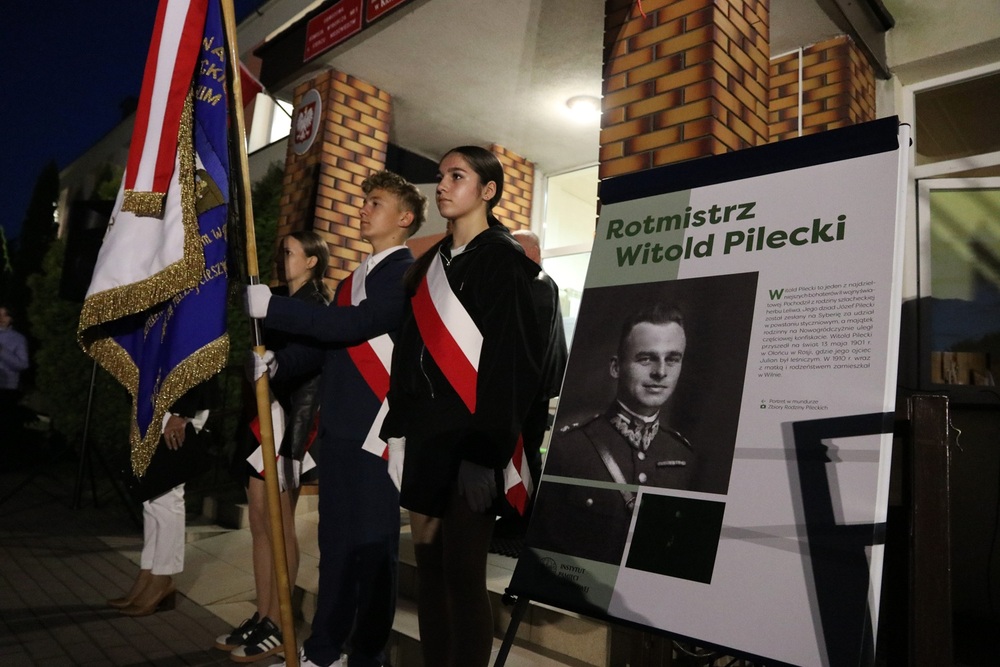 Znicze pamięci w 77. rocznicę śmierci rtm. Witolda Pileckiego – 25 maja 2025. Fot. Dariusz Skrzyniarz (IPN Kielce)