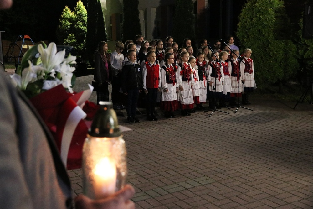 Znicze pamięci w 77. rocznicę śmierci rtm. Witolda Pileckiego – 25 maja 2025. Fot. Dariusz Skrzyniarz (IPN Kielce)