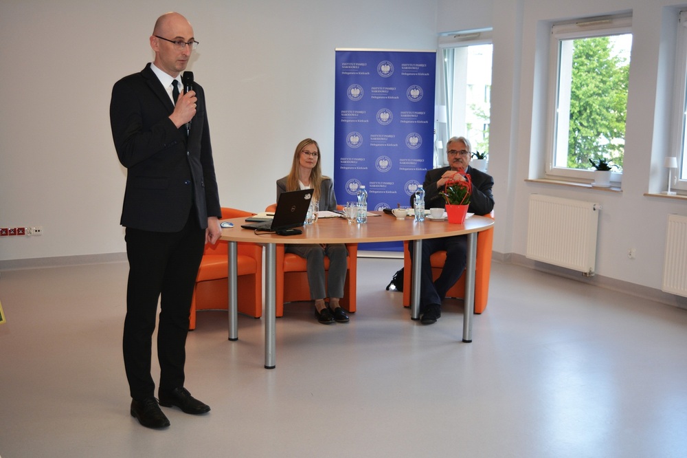 Majowy „Wtorek z historią najnowszą” w sandomierskiej bibliotece. Fot. IPN Kielce