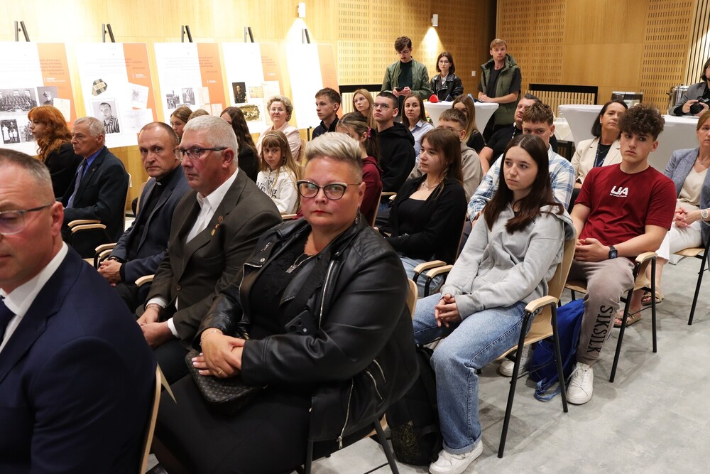 Przekazanie listów napisanych przez więźnia KL Auschwitz i KL Dachau – Kielce, 13 czerwca 2025. Fot. Dariusz Skrzyniarz (IPN Kielce)