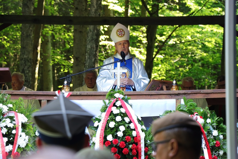 Wykus 2025 – uroczystości upamiętniające świętokrzyskich partyzantów. Fot. Dariusz Skrzyniarz (IPN Kielce)