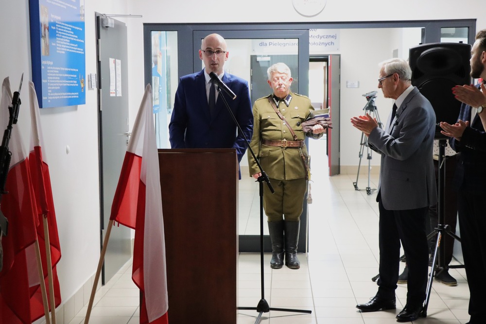 Odsłonięcie tablicy upamiętniającej gen. bryg. Jana Kołłątaja-Srzednickiego – Kielce, 16 czerwca 2025. Fot. Dariusz Skrzyniarz (IPN Kielce)