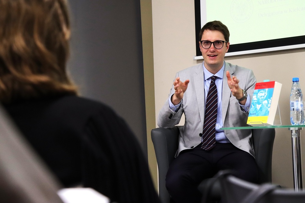 „Środa w Przystanku Historia”: spotkanie z dr. Mateuszem Ratyńskim. Fot. Dariusz Skrzyniarz (IPN Kielce)