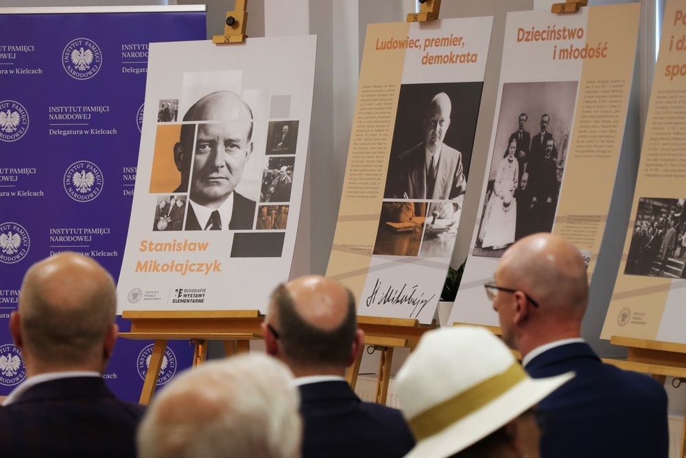Otwarcie nowej wystawy o Stanisławie Mikołajczyku w Sandomierzu. Fot. Dariusz Skrzyniarz (IPN Kielce)