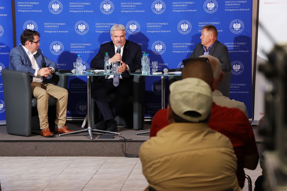 Debata o wpływie niemieckiej okupacji na relacje polsko-żydowskie. Fot. Dariusz Skrzyniarz (IPN Kielce)