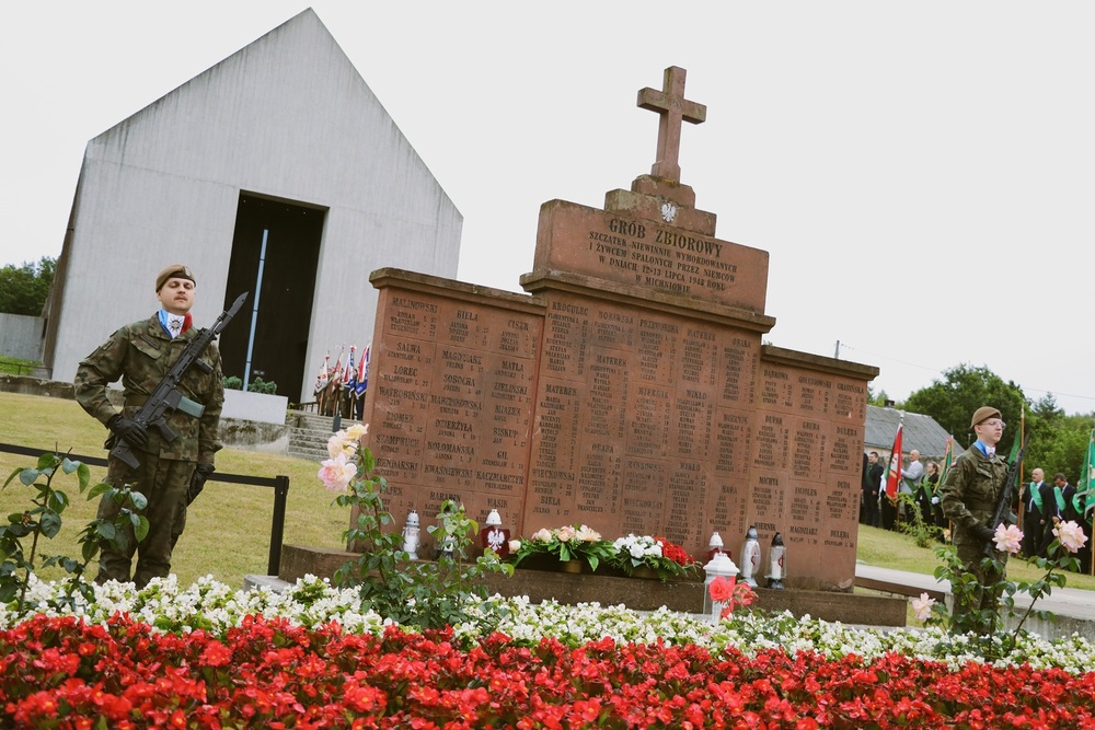 82. rocznica pacyfikacji Michniowa. Uroczystość w Dniu Walki i Męczeństwa Wsi Polskiej. Fot. Dariusz Skrzyniarz (IPN Kielce)