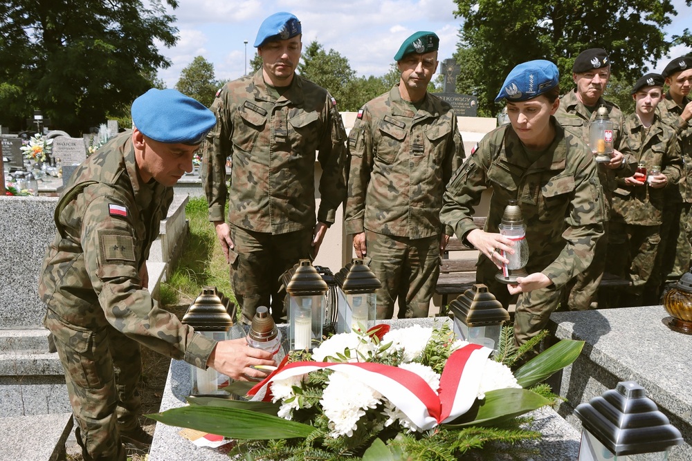 81. rocznica wybuchu Powstania Warszawskiego. Spotkanie przy grobie "Małego". Fot. Dariusz Skrzyniarz (IPN Kielce)