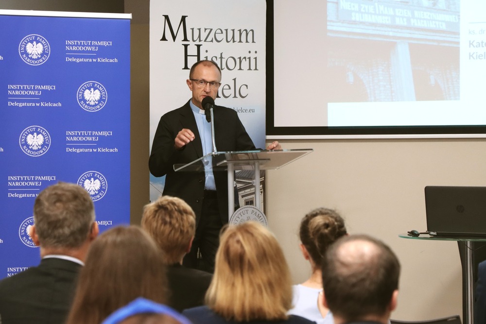 Konferencja: „Kielce 1945–1956 nowe fakty nowe interpretacje. Szkolnictwo i codzienność”. Fot. Dariusz Skrzyniarz (IPN Kielce)