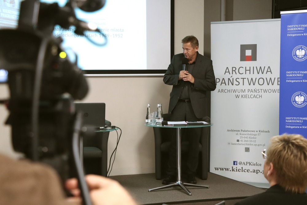 Konferencja: „Kielce 1945–1956 nowe fakty nowe interpretacje. Szkolnictwo i codzienność”. Fot. Dariusz Skrzyniarz (IPN Kielce)