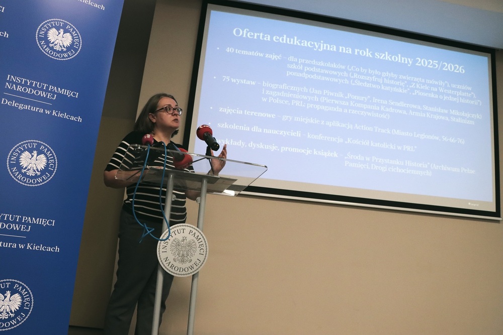 Warsztaty, spotkania, konkursy… Moc propozycji edukatorów tematem konferencji prasowej. Fot. Dariusz Skrzyniarz (IPN Kielce)